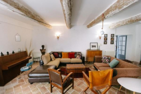 84B2 - Magnolia suite in 18th century Provencal farmhouse